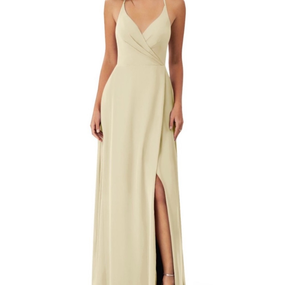 AZAZIE DAVIS
A-Line Pleated Chiffon Floor-Length Dress Champagne size A8